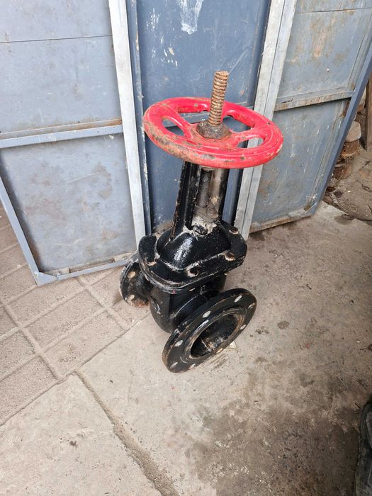 Чавунна засувка, вентиль, кран 150