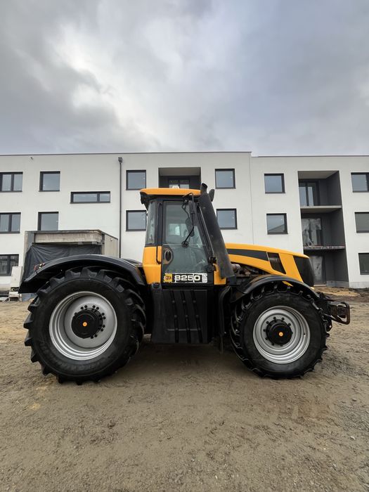 JCB Fastrack 8250
