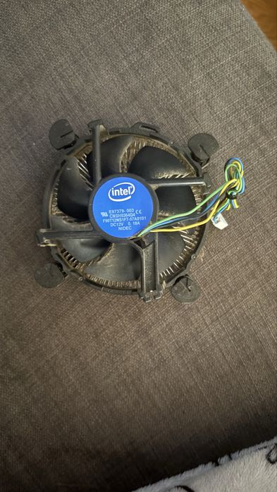 Sprzedam procesor i3 9100f stan nieznany + chłodzenie działa