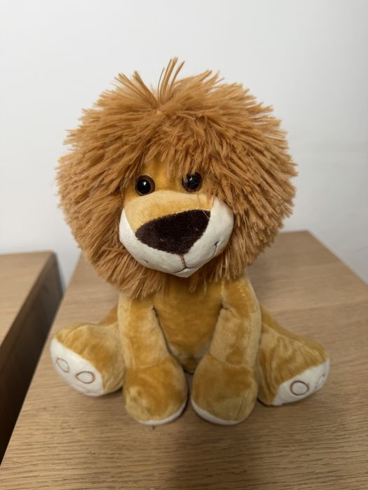 Prateleira suspensa C/ 3 peluches