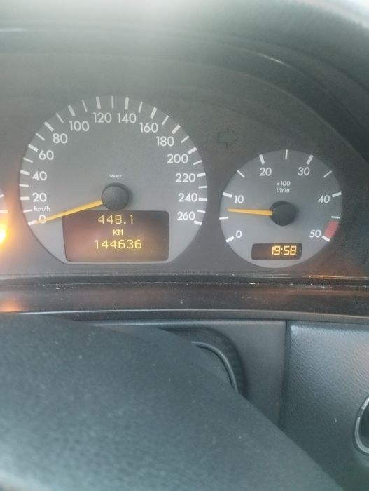 Mercedez Benz é 220  2200cdi — photo 2