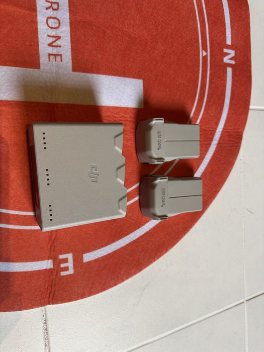 Drone DJI Mini 3 + Comando RC + 2 Baterias + Carregador + lentes Estoj