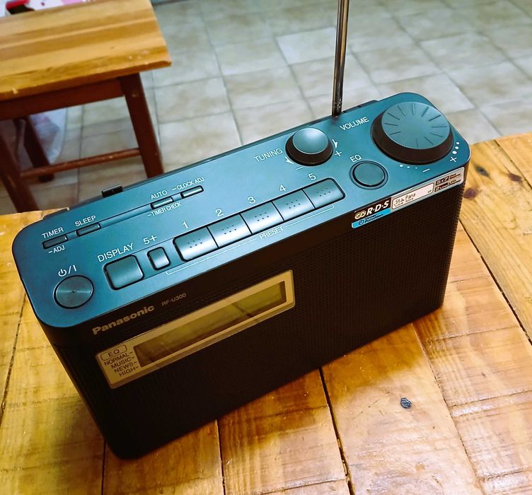 Rádio Panasonic Modelo RF-U300