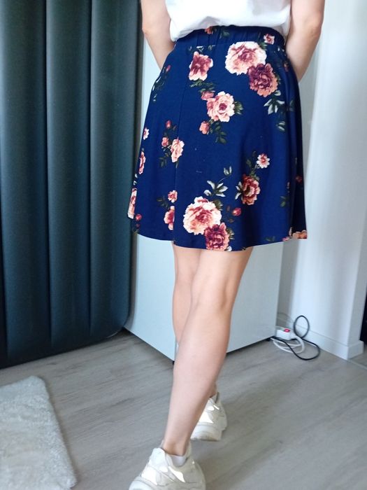 2 Спідниці розміру XS, S за 60 гривень