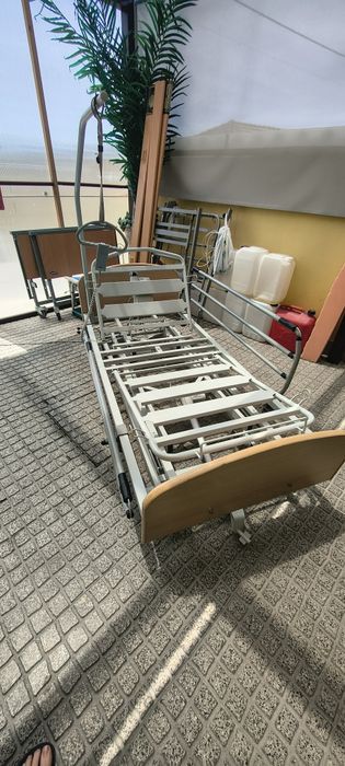 Cama articulada elétrica e elevatória hospitalar