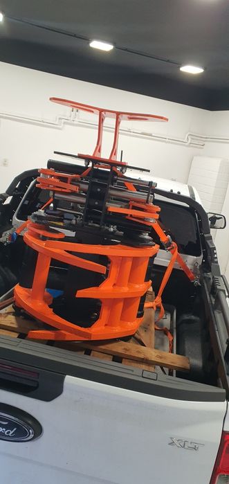 Głowica chwytak koparka ładowarka do wycinania drzewa gałęzi krzaków