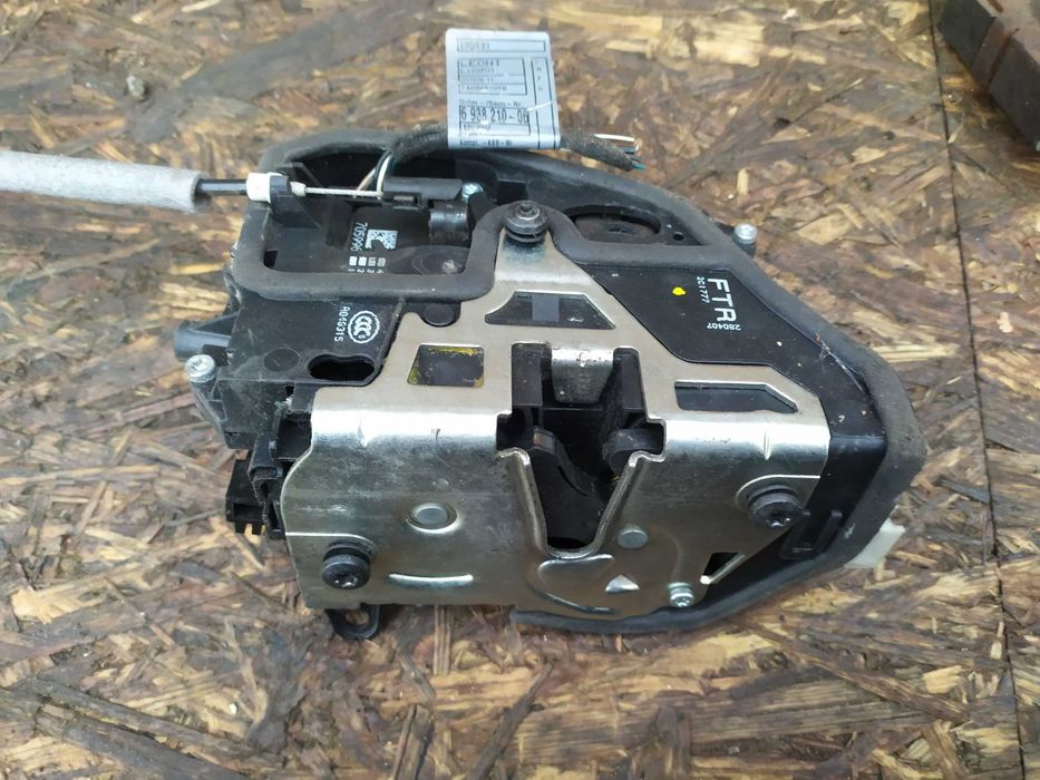 Замок дверей правий БМВ Е90 BMW E90