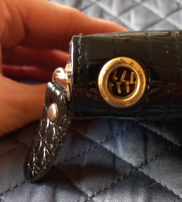 Używany czarny porfel - lakierowana skóra ekologiczna - cyrkonie