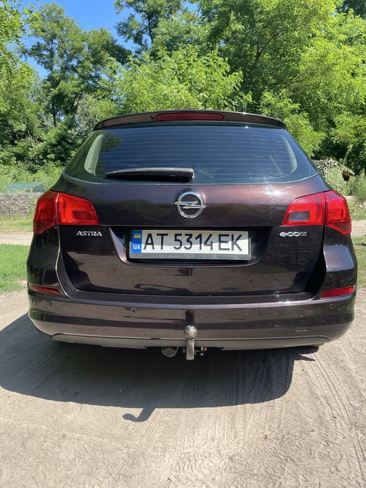 ТЕРМІНОВИЙ ПРОДАЖ Opel Astra j 2012 рік 1.3