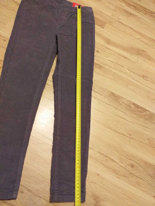 spodnie sztruksowe rozm 140 Nowe z metką