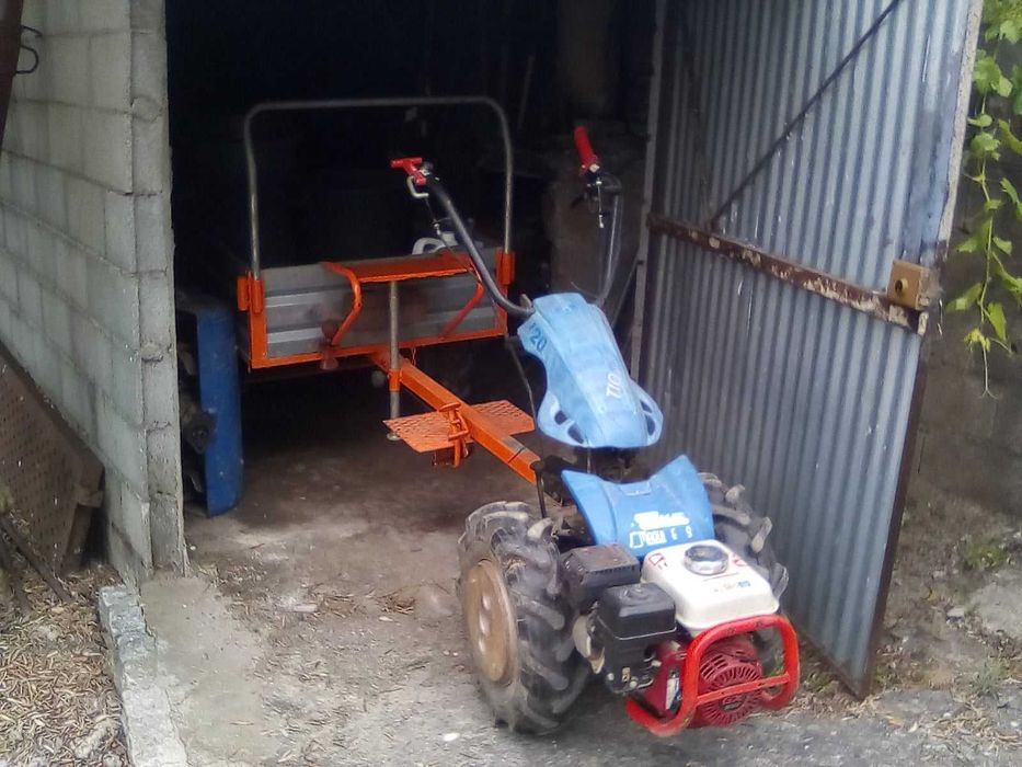 Moto agricultor BCS Honda728 5.5 gasolina com fresa Charruas e reboque