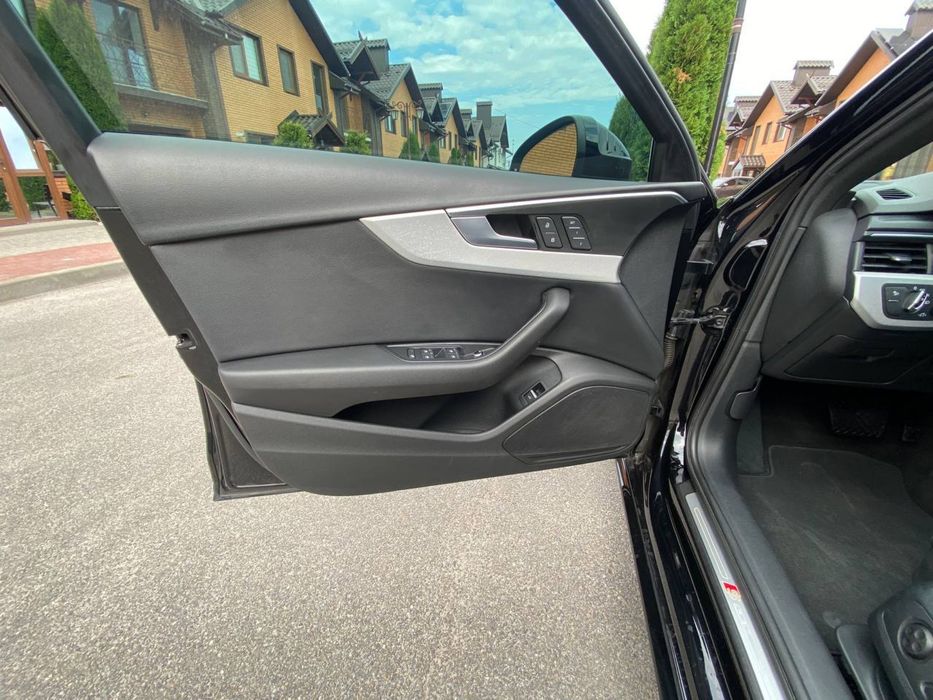Audi A4B9 s-line
