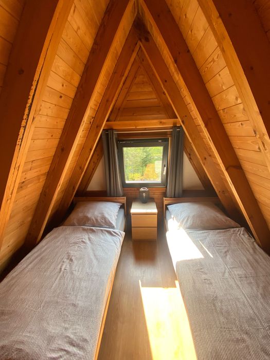 DOMKI SKOROCHÓW (3) i (10) jezioro nyskie-2,6,8,10,14 osobowe.