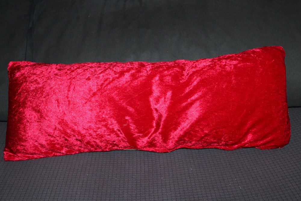 Almofadas Pretas e Vermelhas