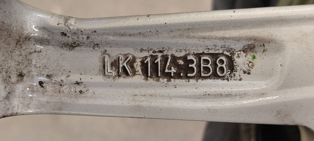 18" 8J 5x114.3 Komplet felg aluminiowych Rial