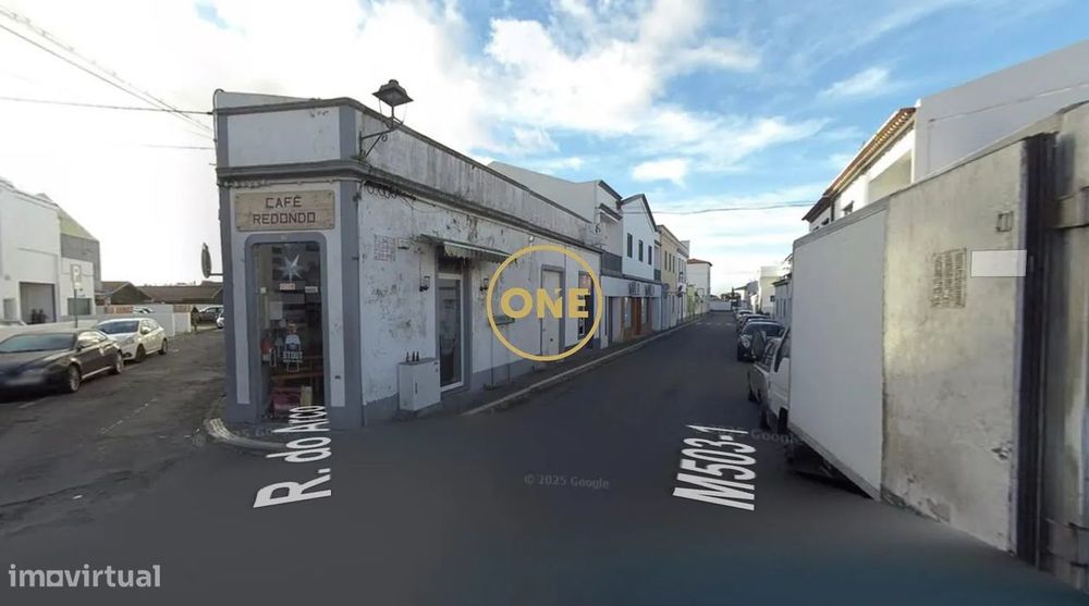 Estabelecimento Comercial com café/bar e armazém (duas fracções)