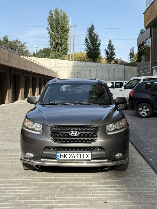 В продажі Hyundai Santa Fe