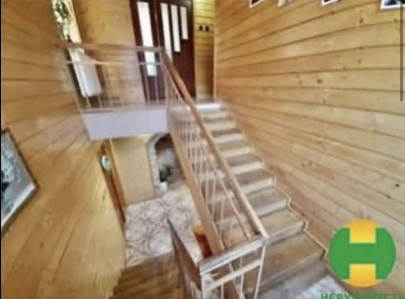 Продається 2-поверховий будинок