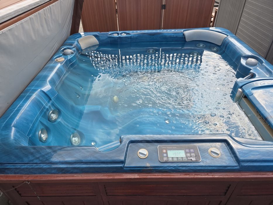 Jacuzzi całoroczne sundance spas cameo 226x226cm taras ogrod