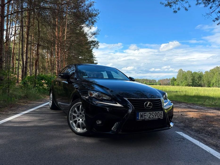Lexus IS