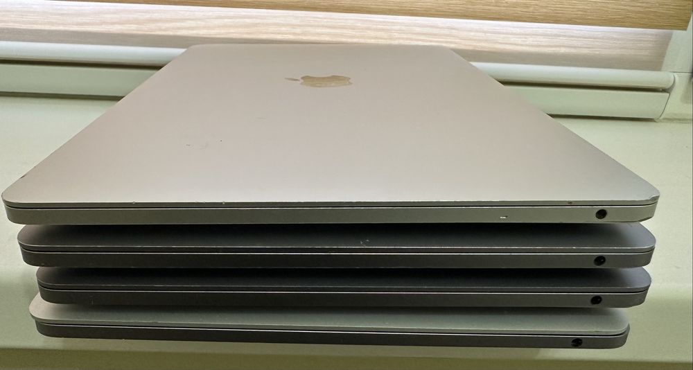 Продам Лот 4 шт Macbook Air/Pro 2016-2017 A1708