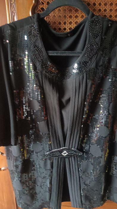 Cudna czarna bluzeczka z cekinami r. XXL
