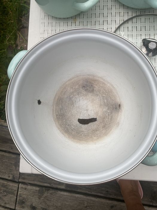 Garnki 4 sztuki plus jedna