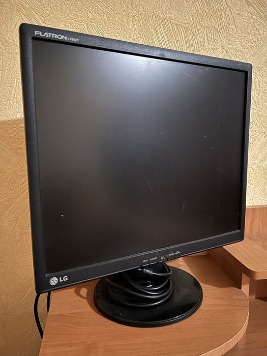 Монітор LG.