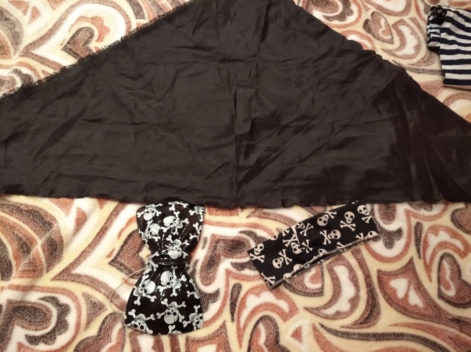 тоненька піратська жілетка