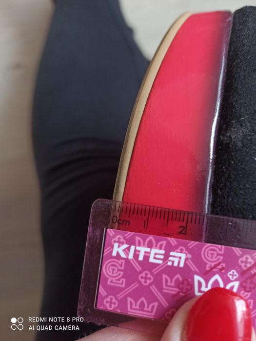 Продам весняні чобітки