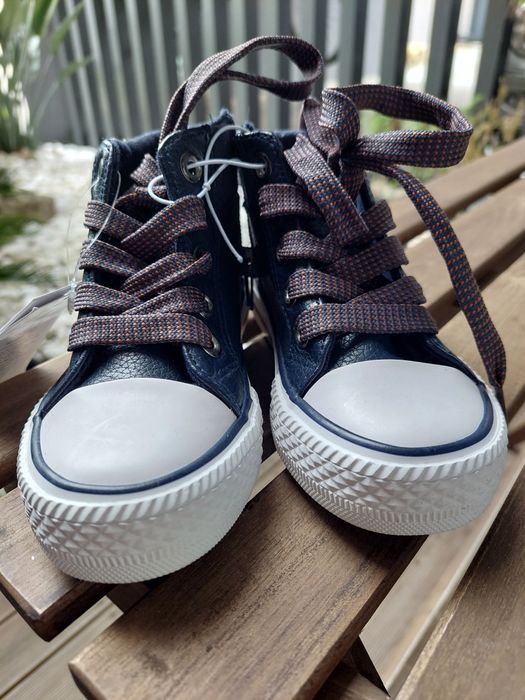 Sapatilhas bota, menino, novo, tamanho 25