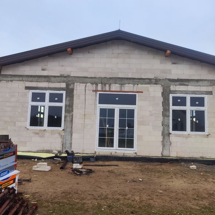 Budowa domów od fundamentów po dach