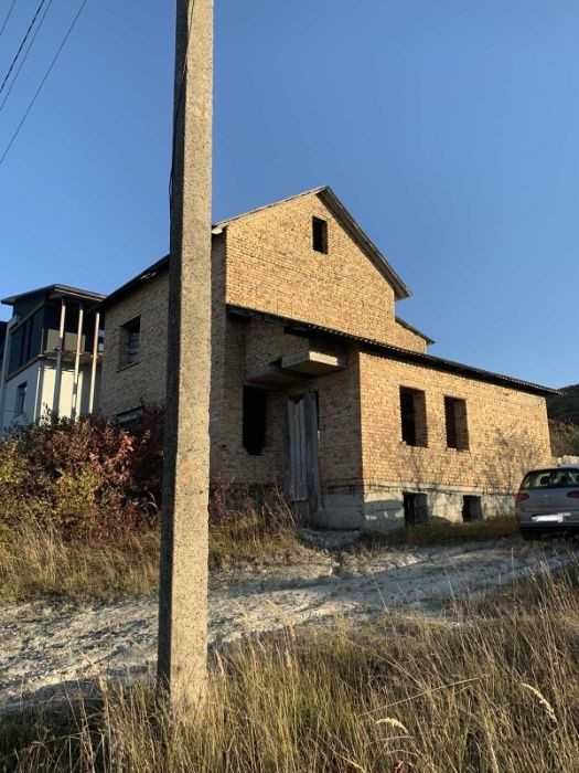 Продається будинок у селі Ясенівці 1 км від м. Золочів