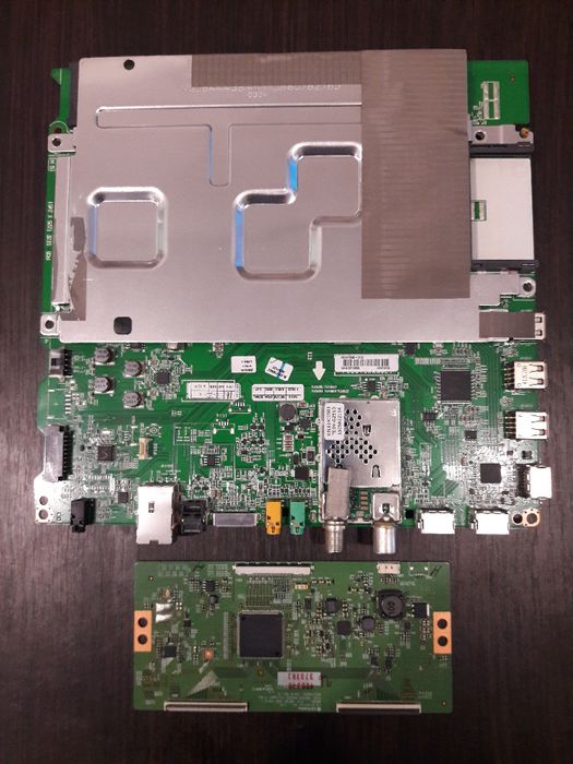 Материнская плата от телевизора LG 5DEBT000-0100