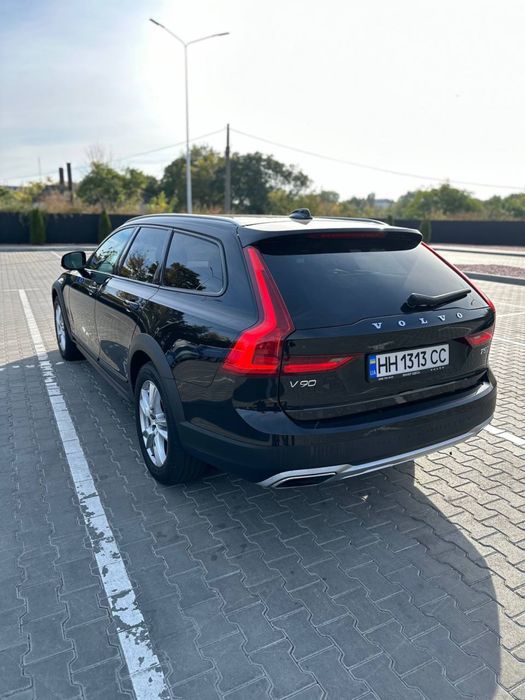 Volvo V90 Cross country