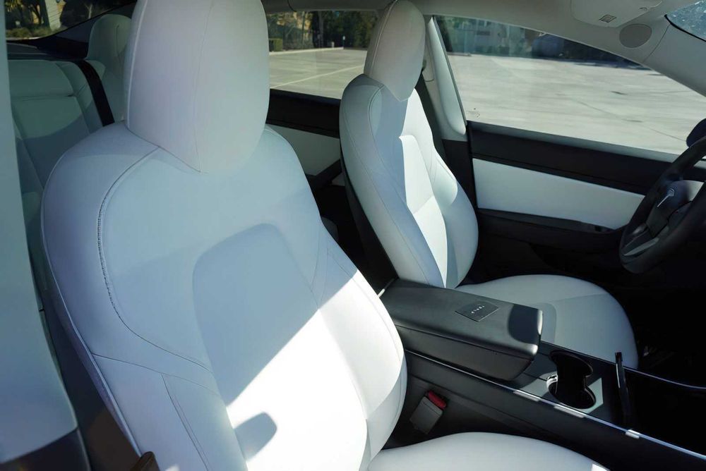 Tesla Model 3 Long Range      2019