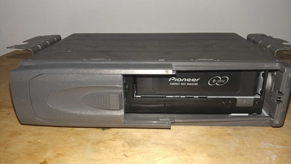 CD chainger pioneer cdx p670