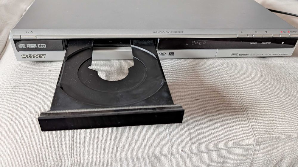 Leitor DVD Sony a funcionar e com comando