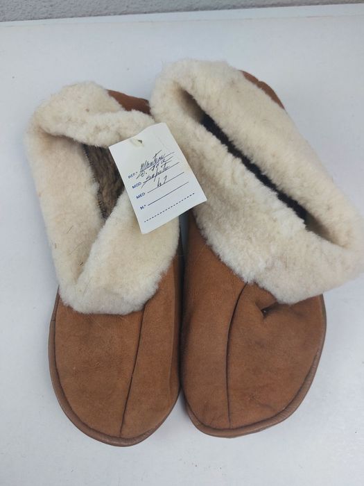 Pantufas em pele n. 41
