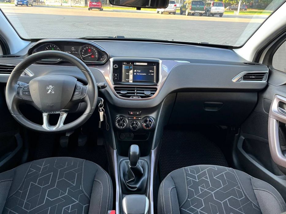 Продам власне авто Peugeot 2008