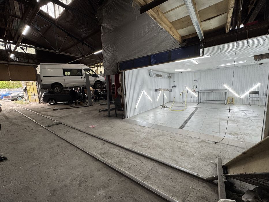 Ареда подъемника место на СТО механик маляр