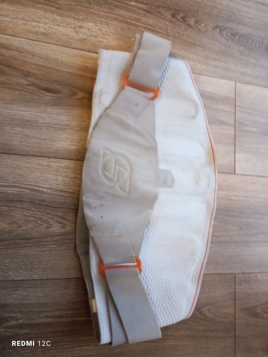 Поперековий бандаж