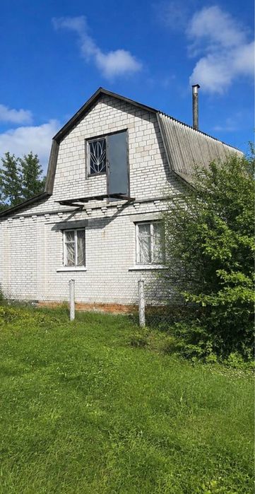 Продаж дачного будинку з ділянкою