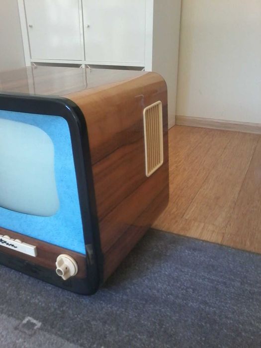 Zabytkowy telewizor neptun ot1401