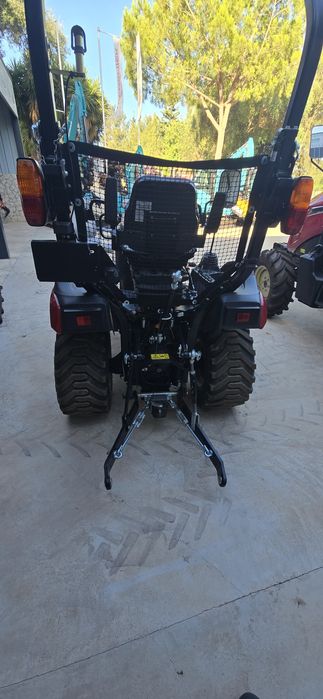 Trator Yanmar SA 222