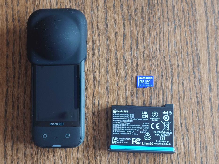 Zestaw Insta360 X3 + Pilot GPS Action Remote + Invisible Selfie Stick