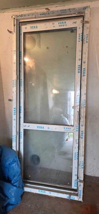 Продам металопластикові двері