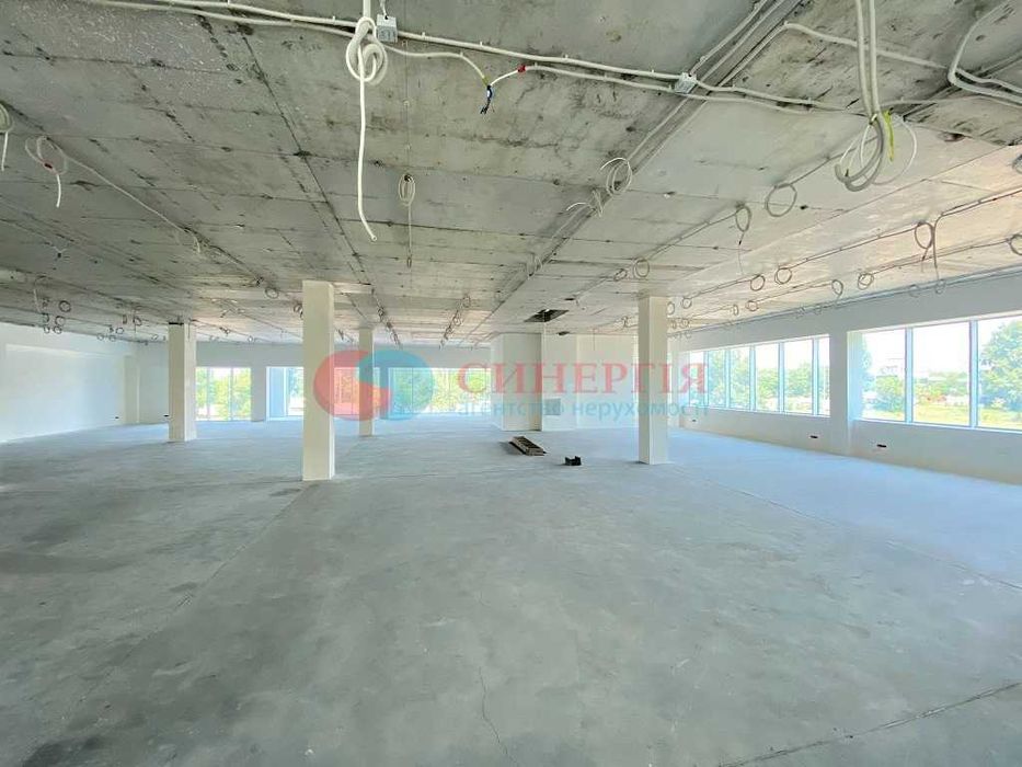 Будівля 2510м пр.Шухевича поруч Sky Mall, Оболонь