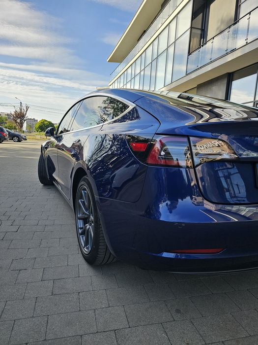 Tesla Model 3 2018