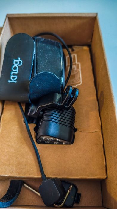 KNOG BLINDER E1300 + 2x Powerbank KNOG 10000 + uchwyt
